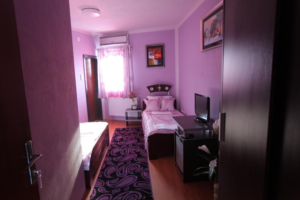 Villa Atina Stara Pazova Pokoj fotografie